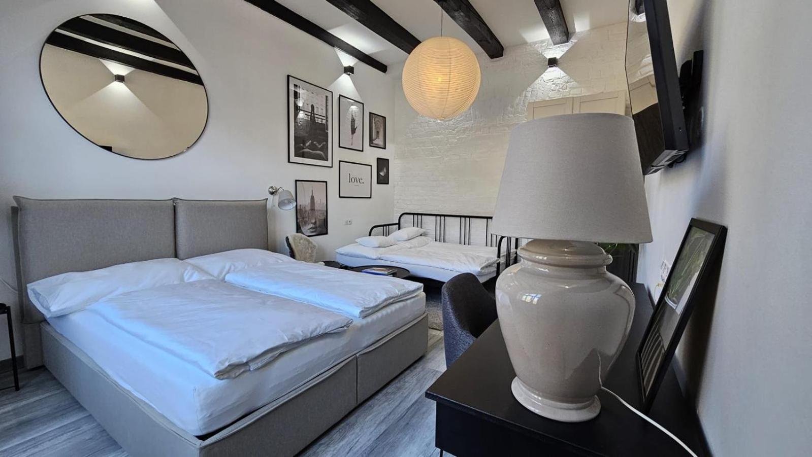 Great Living Apartments การ์โลวีวารี ภายนอก รูปภาพ